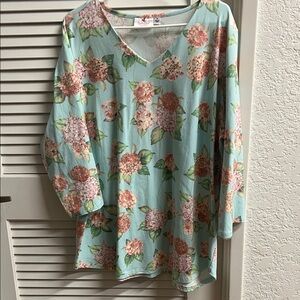 NWOT Quaker Factory Floral V-Neck Top - Sea Foam green and Pink  2X
